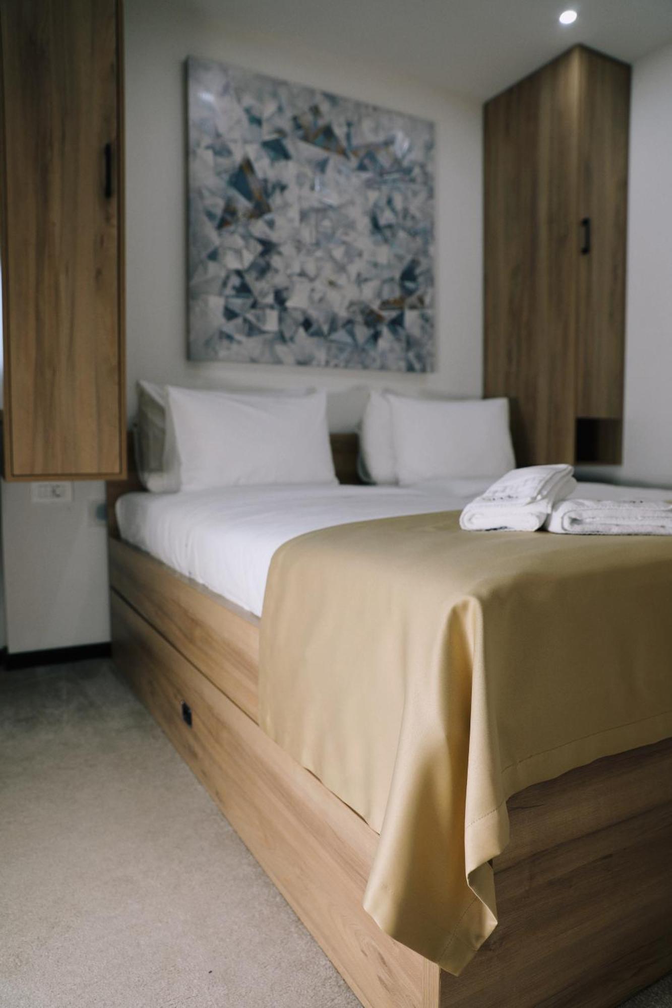 Sax-Win Hotel Pozega Eksteriør billede