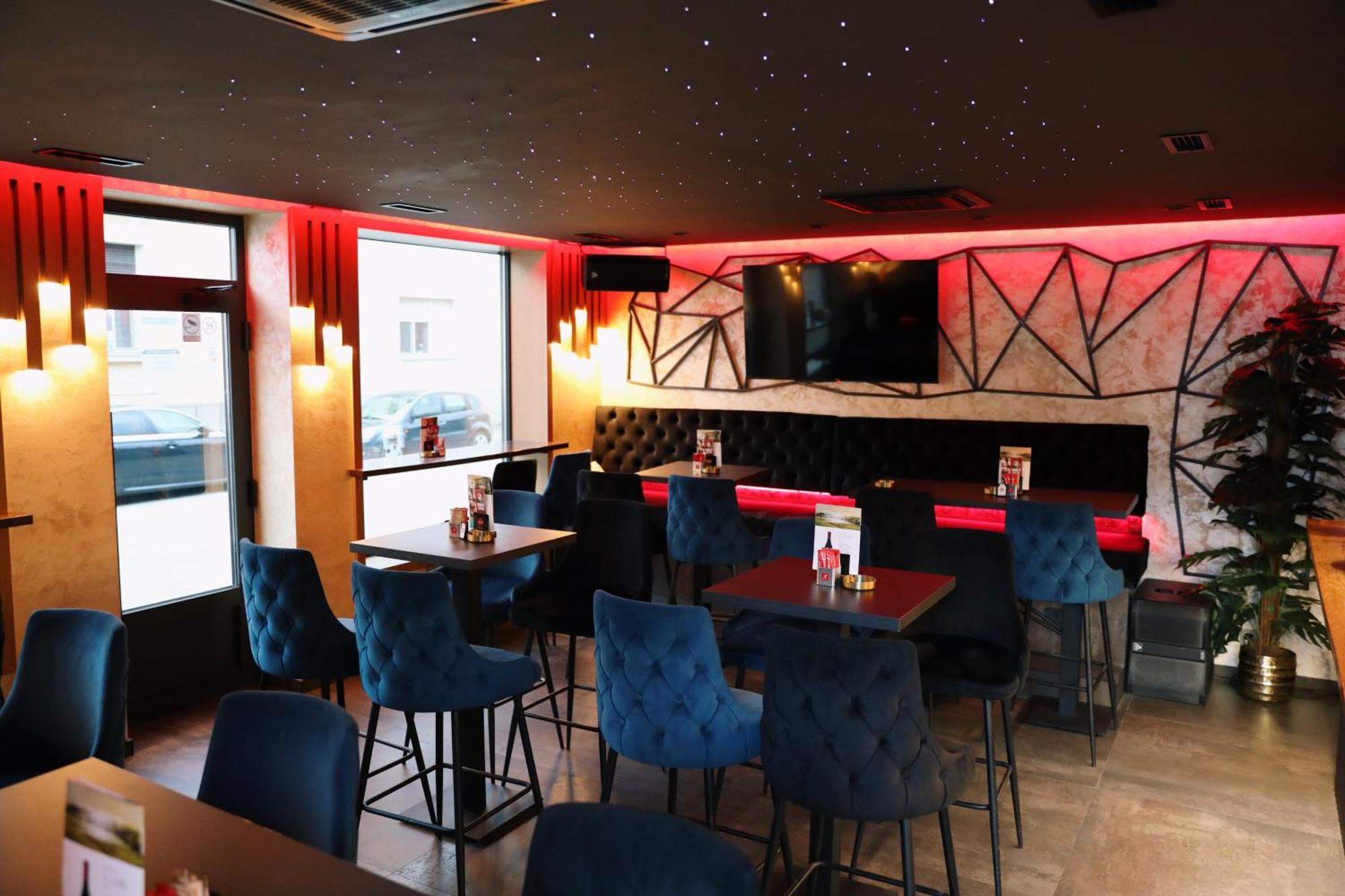 Sax-Win Hotel Pozega Eksteriør billede