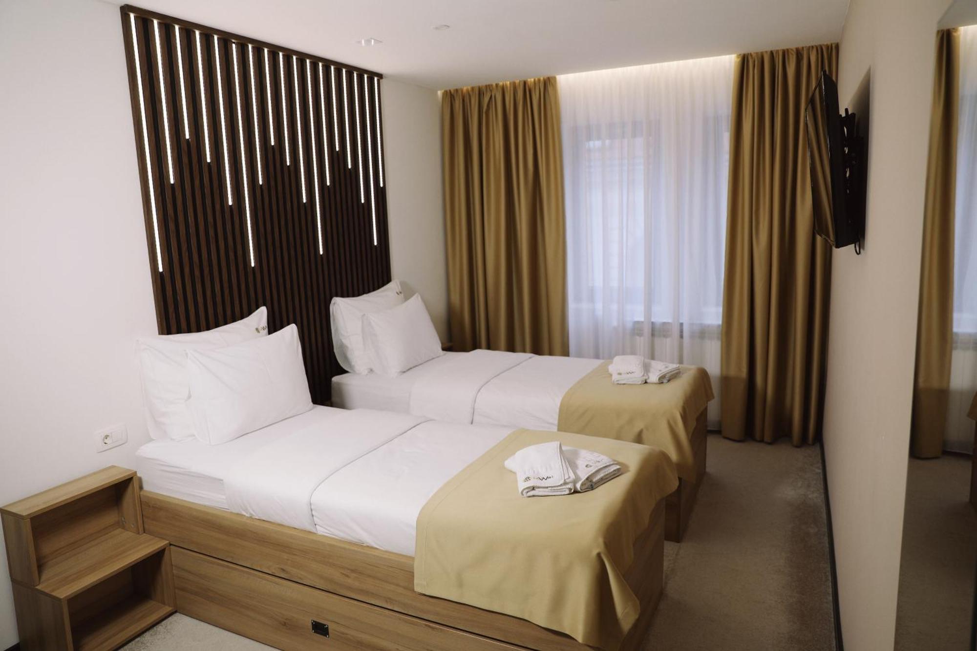 Sax-Win Hotel Pozega Eksteriør billede
